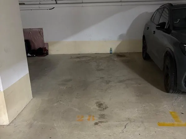 Loue parking - 10m²