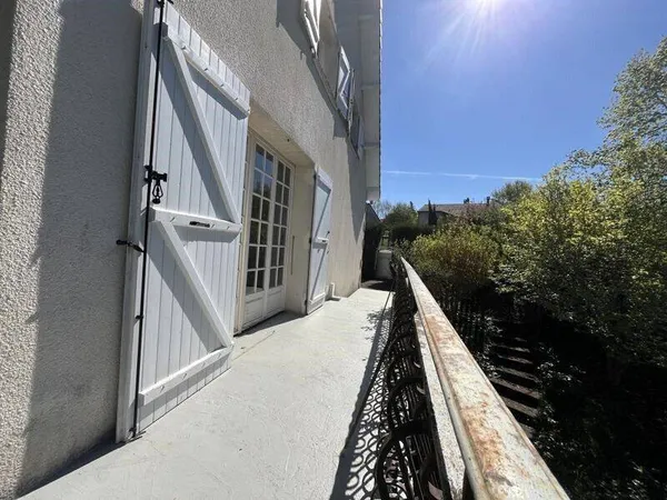 Maison 9 pièces 217 m²