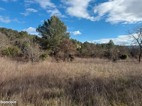 Terrain 2 318 m² Beaumettes
