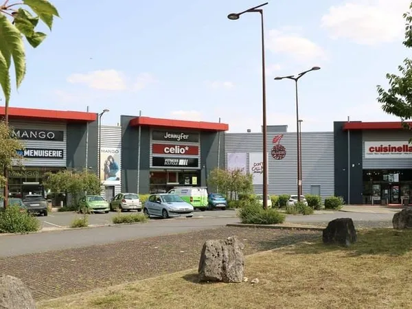 Local commercial 195 m²