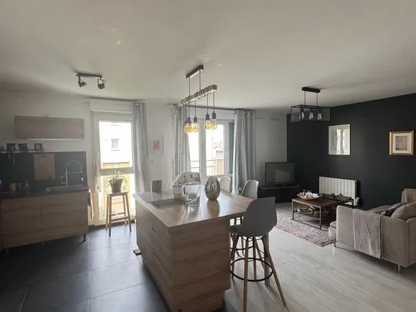F3 68 m² - 3 min RER - Balcon - Ascenseur - DPE C - Résidence calme