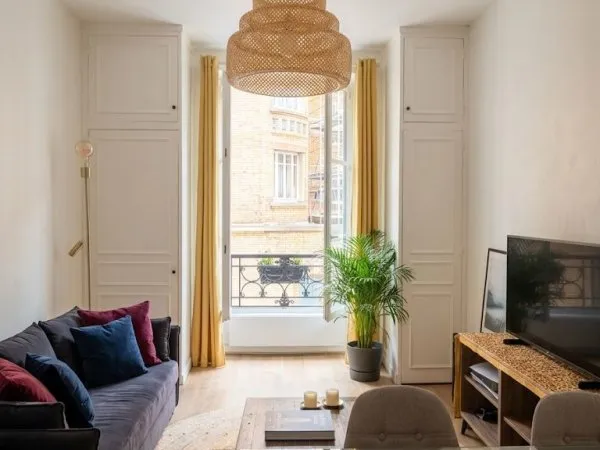 Rue de Babylone - Paris 7e / à proximité immédiate du Bon Marché