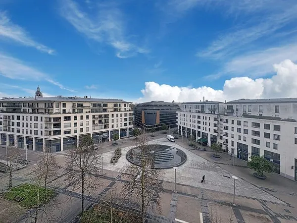 CAEN CENTRE APPARTEMENT DERNIER ETAGE ET VUE DEGAGEE - avec garage