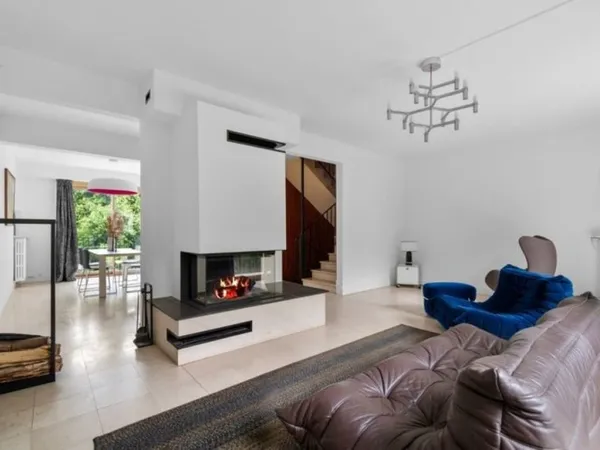 Maison 8 pièces 250 m²