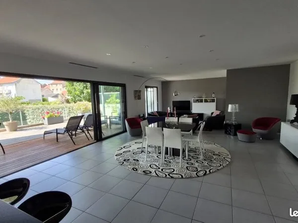 Exclusivité- Appartement de prestige, terrasse de 75m², double garage, état neuf