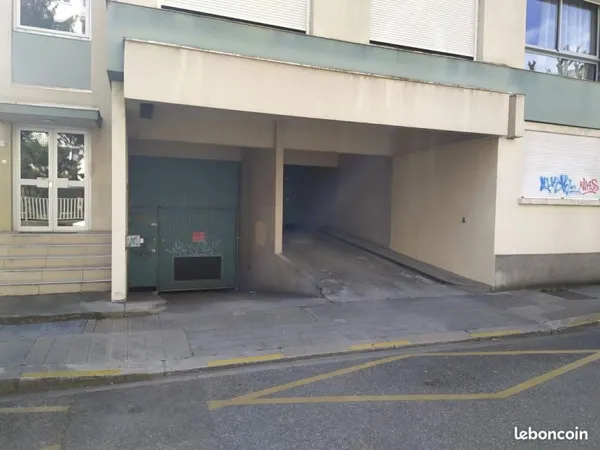 Garage-box 16m² Grenoble Aigle