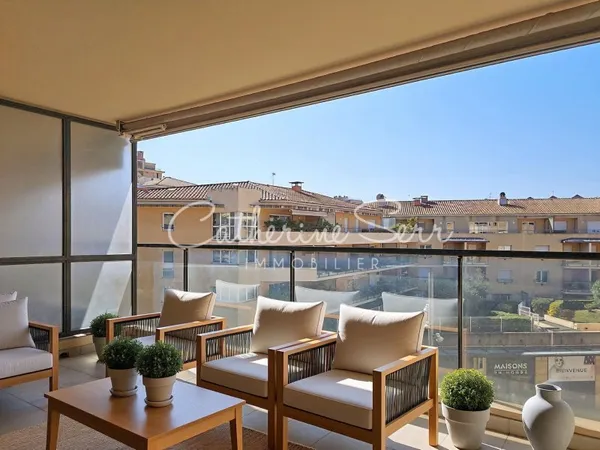 Appartement T3 84 m2 avec terrasse Allées Provençales Ce