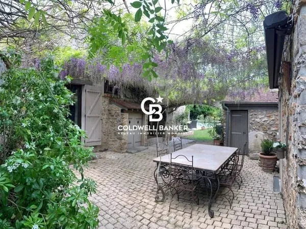 Maison 15 pièces 300 m²
