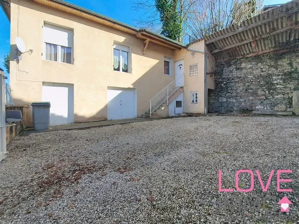 Jolie maison de ville de 80 m2 sur une parcelle de 216 m2