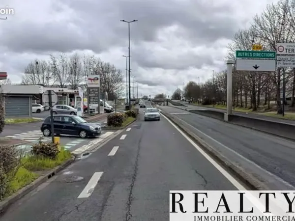 Local commercial 1 175 m²