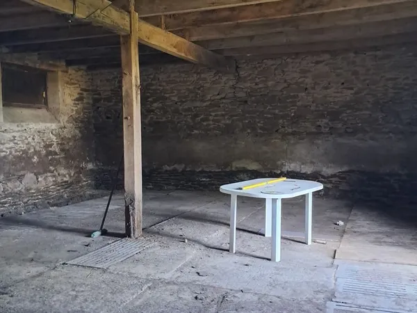 Bâtisse en pierre a vendre