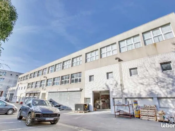 Bureau 255 m²