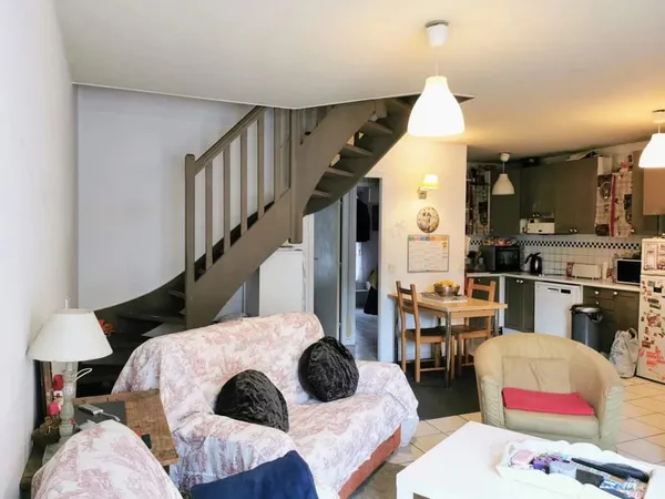 Duplex 4 Pièces - dernier étage- Secteur Aigle/Championnet