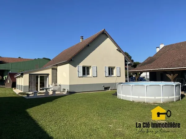 Maison plain-pied de 130 m2 habitables (221 m2 aménagés) à