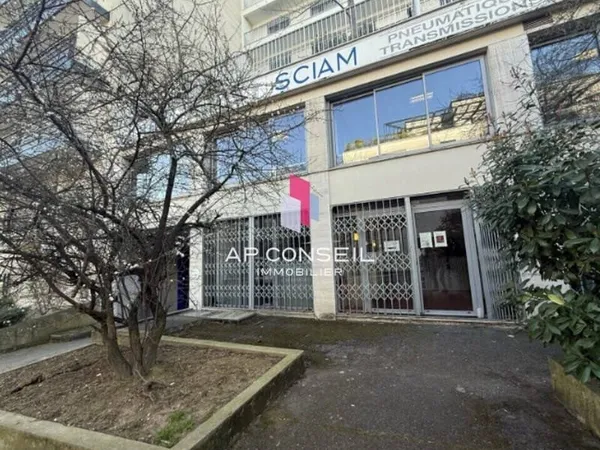 Bureaux 882 m²