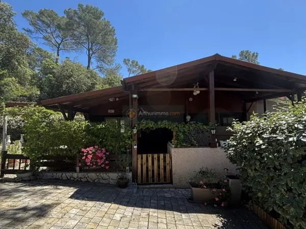 Terrain 212 m²