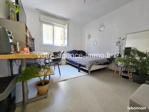 Studio 1 pièce 19 m²