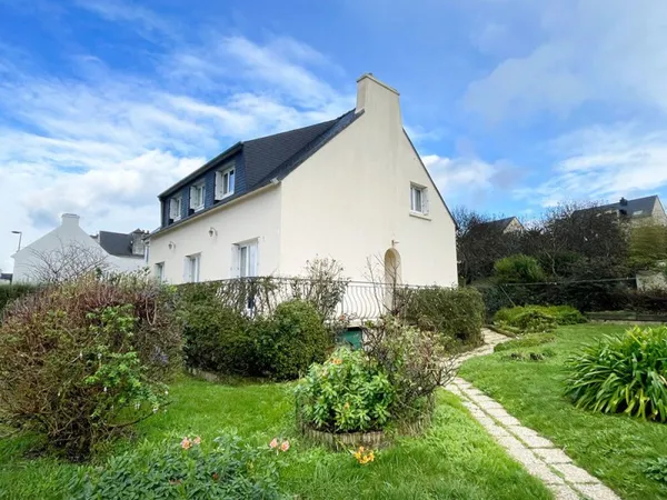 FINISTÈRE: Saint Nic. Spacieuse maison de 7 chambres avec studio attenant, à quelques pas de la plag