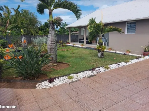 Superbe Villa F4/5 de 150 m2 / Grand terrain de 630 m2