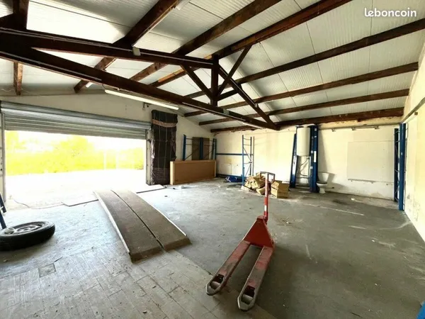 ENTREPOT - LOGISTIQUE 72 m² SAINT LAURENT DU VAR