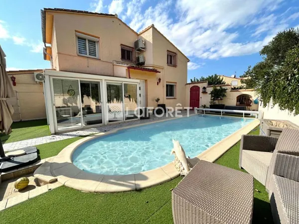 VILLENEUVE LA RIVIERE, Villa 3 faces avec dépendance