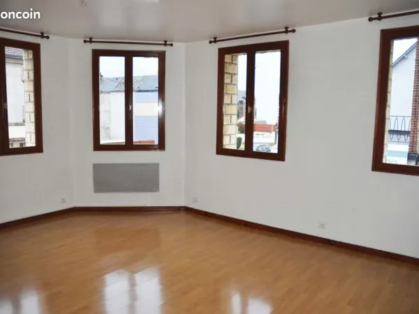 Appartement T3 en duplex , 56m2 à Sotteville, Métro Voltaire