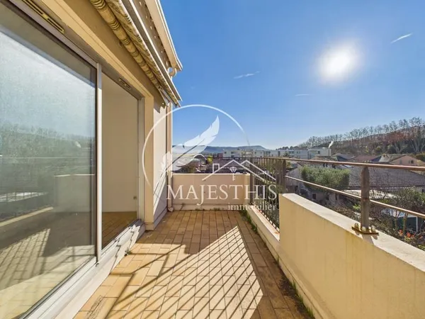 Appartement T1 bis, résidence avec piscine et gardien, terra