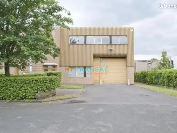 Local bureaux 385 m²
