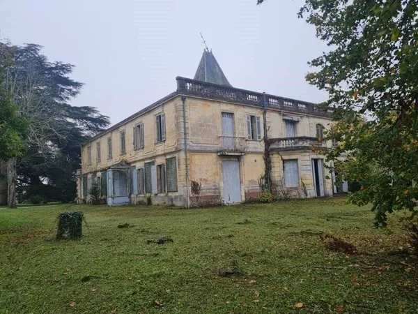 Maison 11 pièces 630 m²