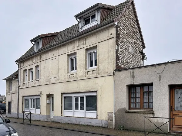 Ensemble immobilier - Maison louée + local de 191 m² - Petit-Couronne