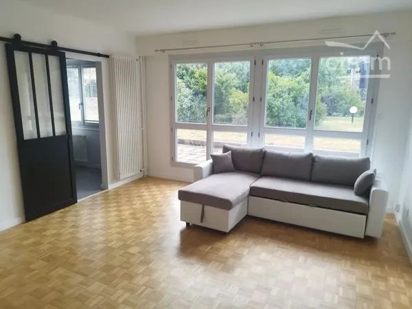 A LOUER  GRAND APPARTEMENT T2 RDC