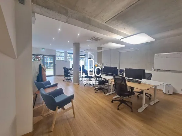 Local professionnel 176 m²