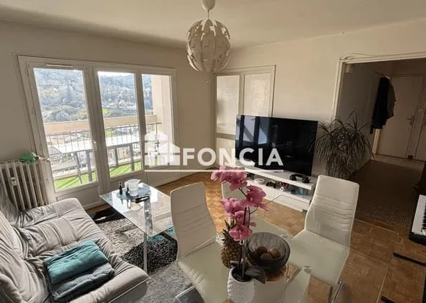 Appartement T3 entièrement rénové