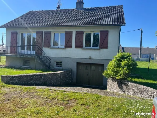 Maison sur sous-sol avec jardin