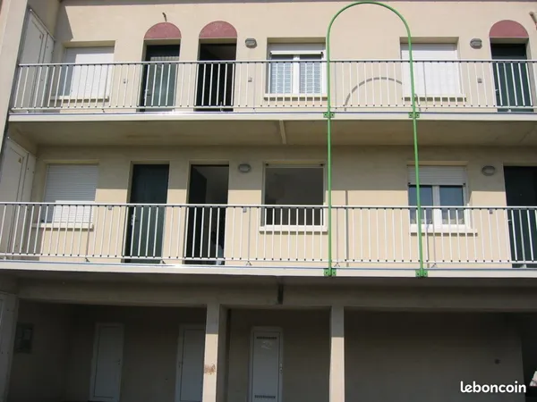 A louer STUDIO 16 m2 avec place de parking privative