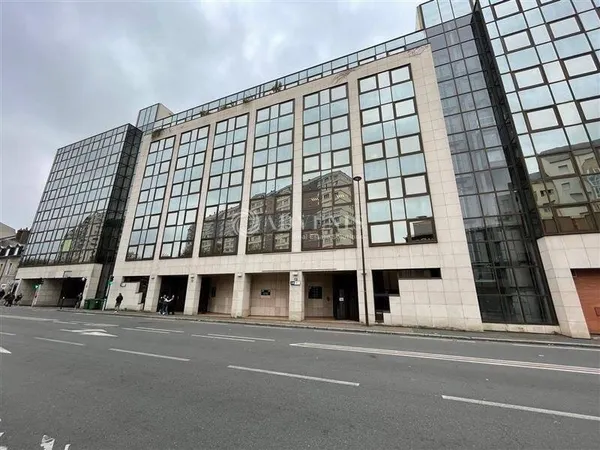 Bureau 95 m²