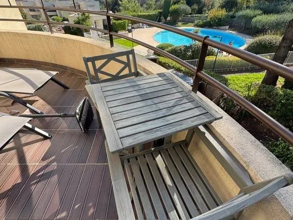 Beau studio avec terrasse et vue mer