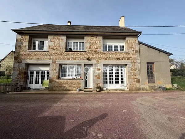 Maison en pierres Saint-Georges-des-Groseillers 5 pièces 141 m2