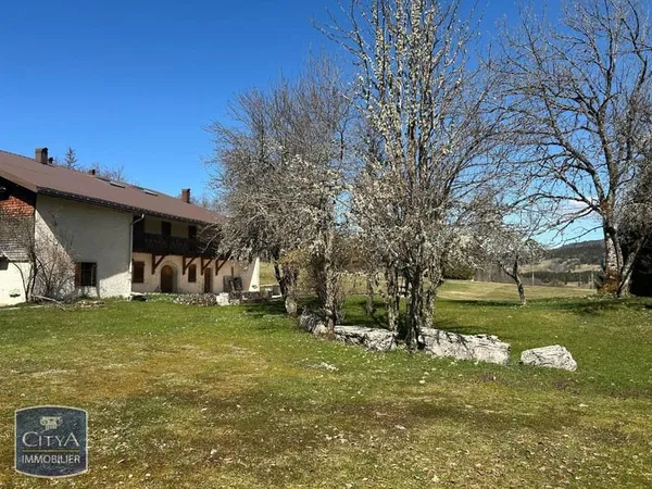 Maison 8 pièces 406 m²