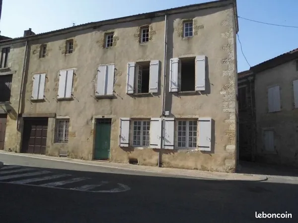 T2 rénové dans maison classée "remarquable"