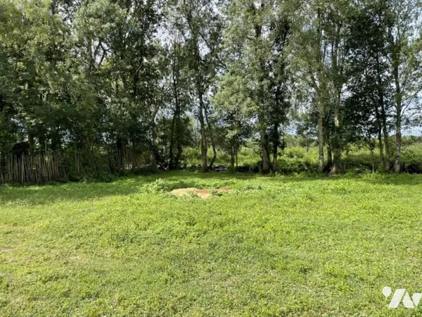 Terrain 923 m²