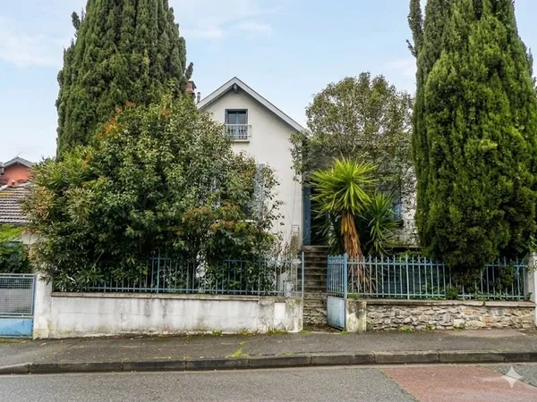 Maison 7 pièces 220 m²