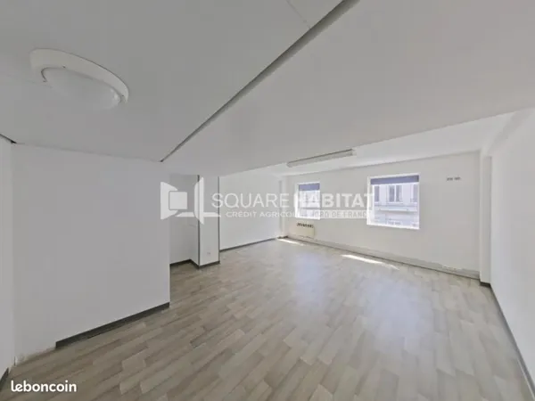 Bureau 133 m²