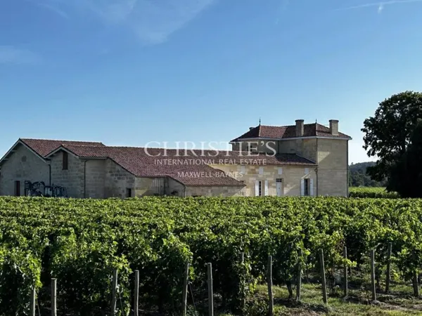 À vendre - Domaine viticole bordelais emblématique au terroir d'
