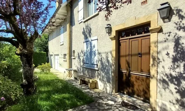 Maison 11 pièces 308 m²