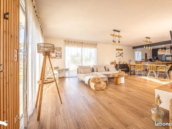 Pavillon 8 pièces 182 m²