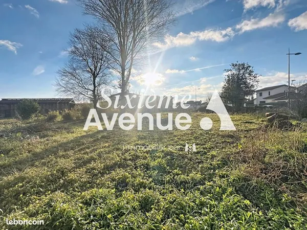 Terrain 745 m² SOLAIZE