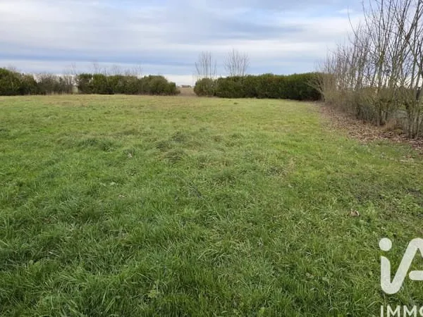 Terrain 709 m²