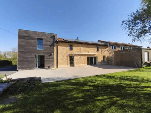 Longère 6 pièces 166 m²