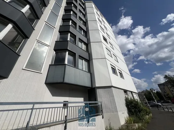 APPARTEMENT 4 PIECES AVEC BALCON, CAVE ET PARKING